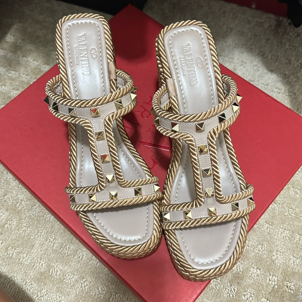 Valentino Garavani Neutral Rope-Trim Stud Slide Sandals